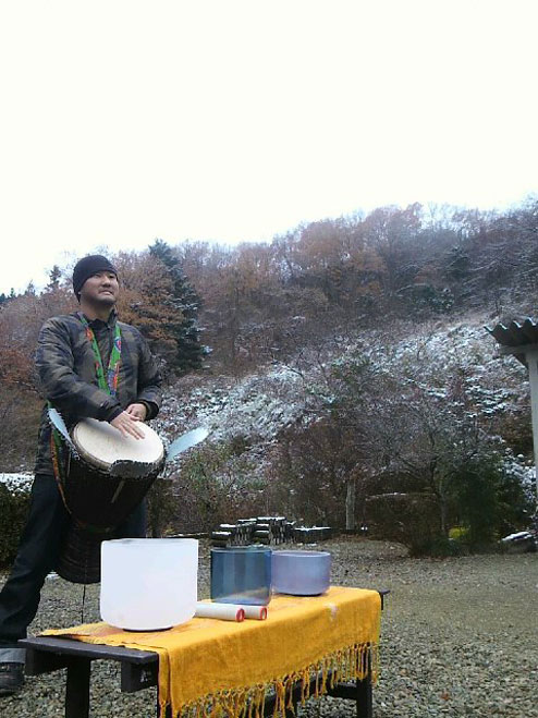 寺山鉱泉でジャンベ